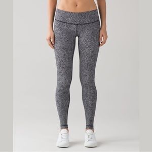 LULULEMON Wunder Under Pant III Line Up White and Black Leggings, size 2
